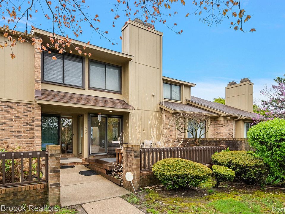 1st image of 1592 S Hill Cir