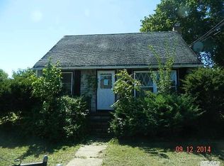 58 Davidson St, Wyandanch, NY 11798