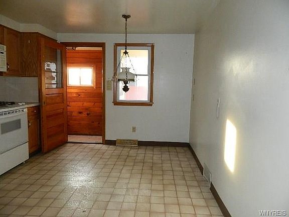5th image of 115 Smith Dr