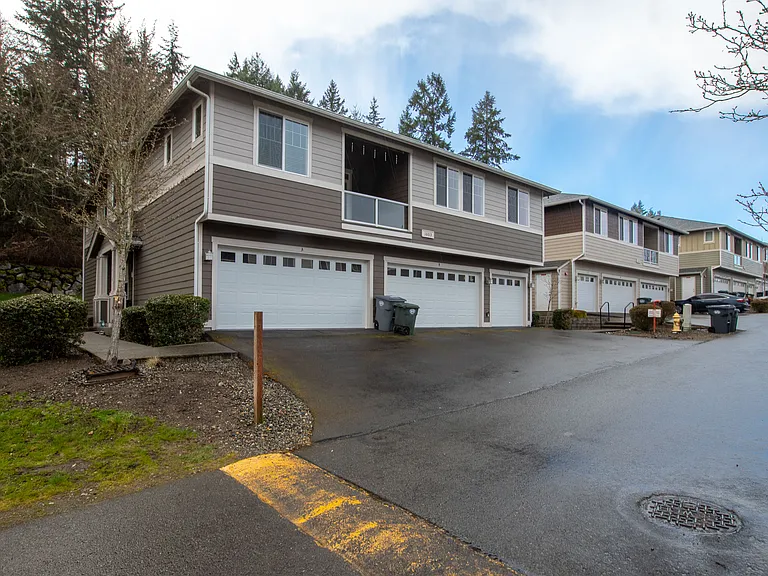 1643 Burnside Pl #C — Photo 1
