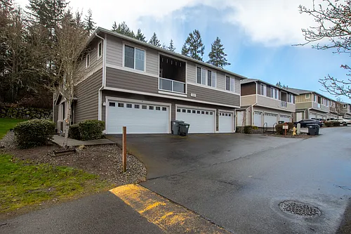 1643 Burnside Pl Photo 1