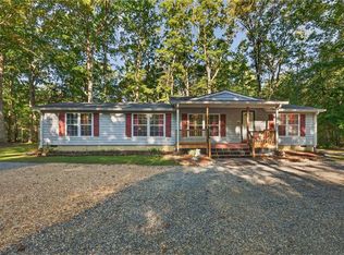 8376 Daniels Ln, Gloucester, VA 23061