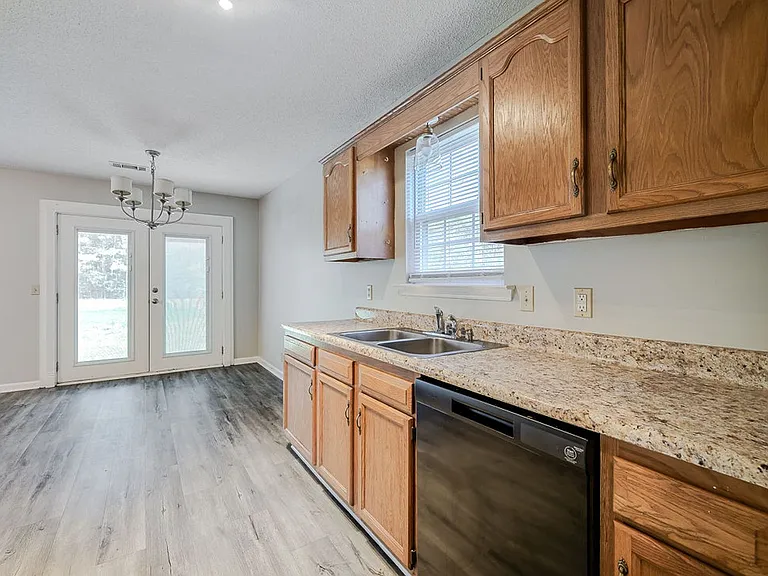 4903 McCall Rd — Photo 13
