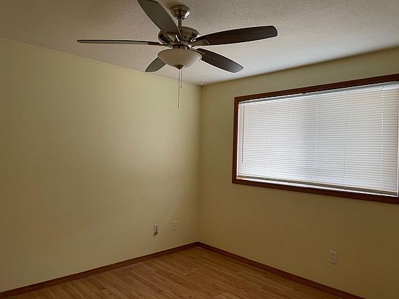 3rd image of 4107 Plomondon St