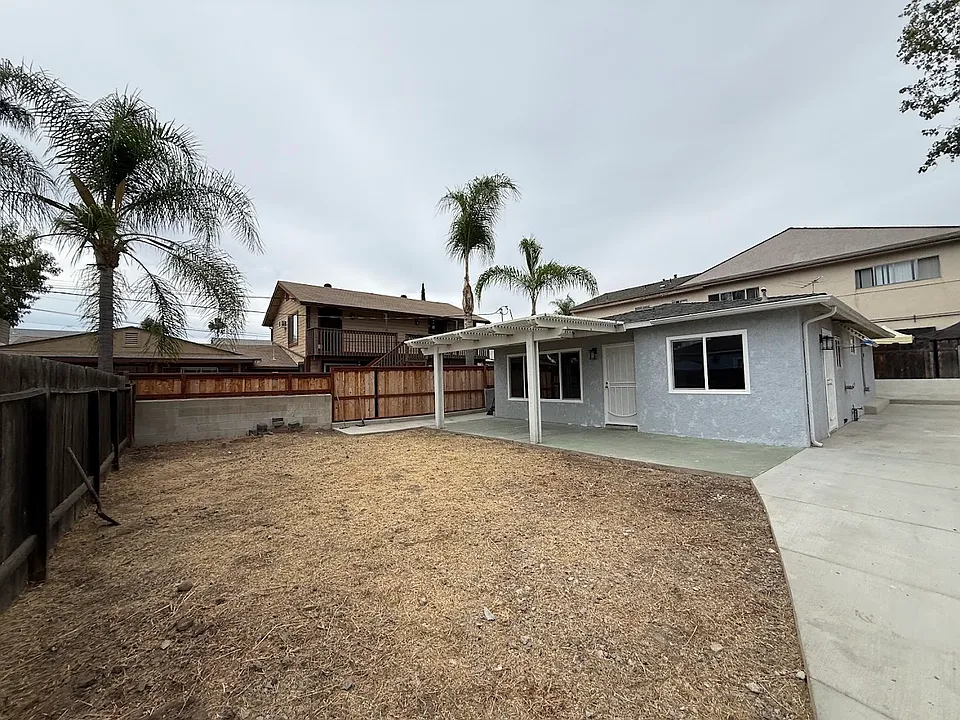 4369 Parks Ave