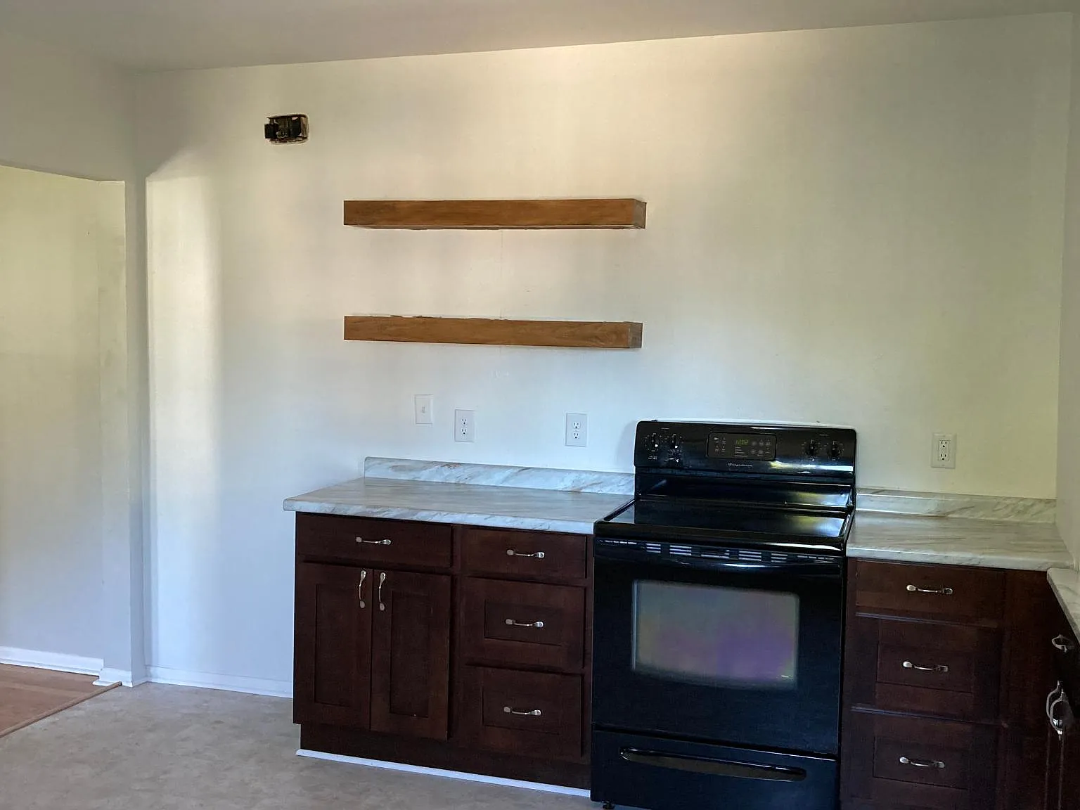 1450 Clarence Ave — Photo 3