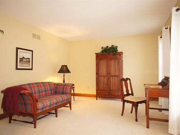3rd image of 4561 English Creek Dr