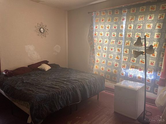 4th image of 1626 Carll St