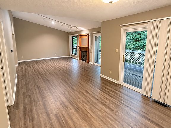 2nd image of 40 Catalpa Way