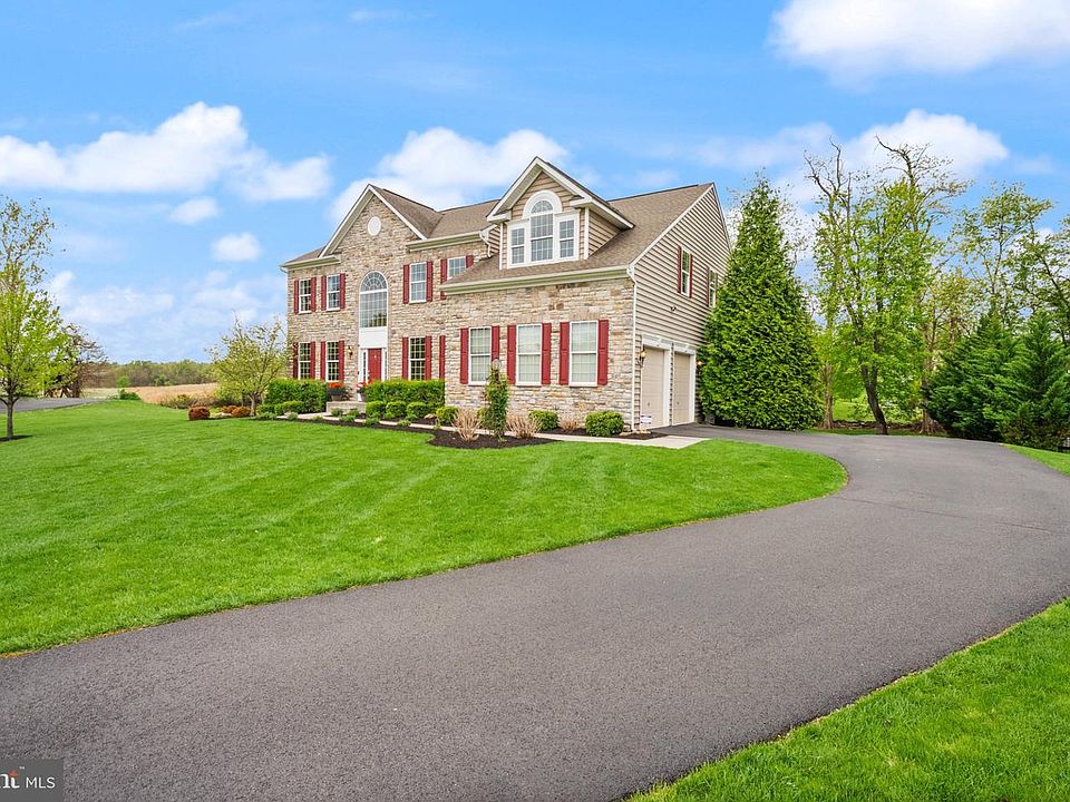 2nd image of 14 Braeburn Ct