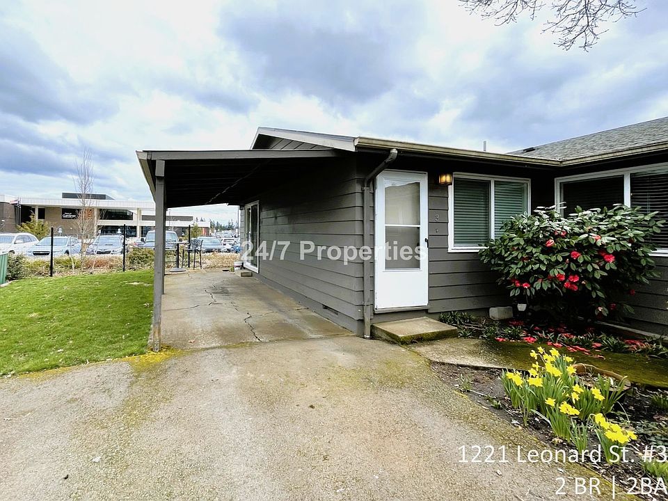 1st image of 1221 Leonard St APT 3