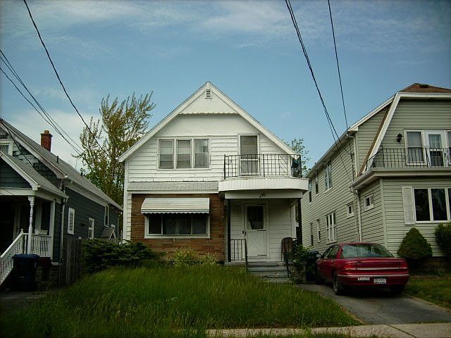 1st image of 546 Hewitt Ave