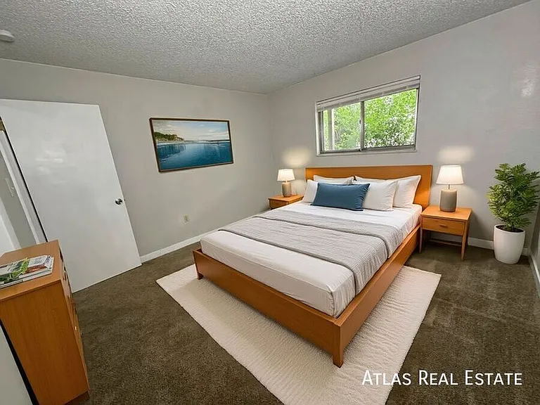 64 Newport Cir #3B — Photo 4