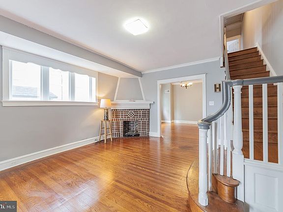 4th image of 706 W Cobbs Creek Pkwy