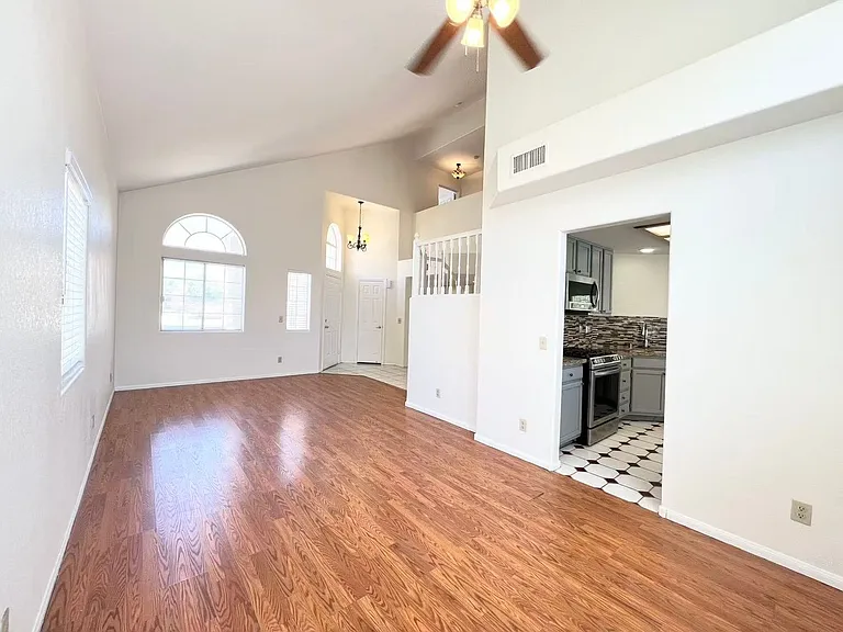 7525 Meadowoak Ln — Photo 6