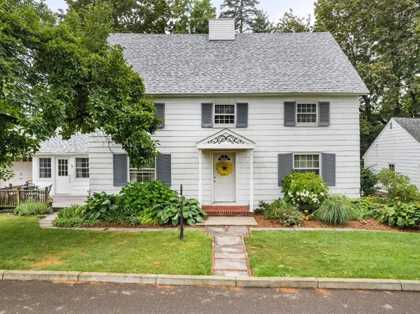 4 Hadsell Ct, Binghamton, NY 13901