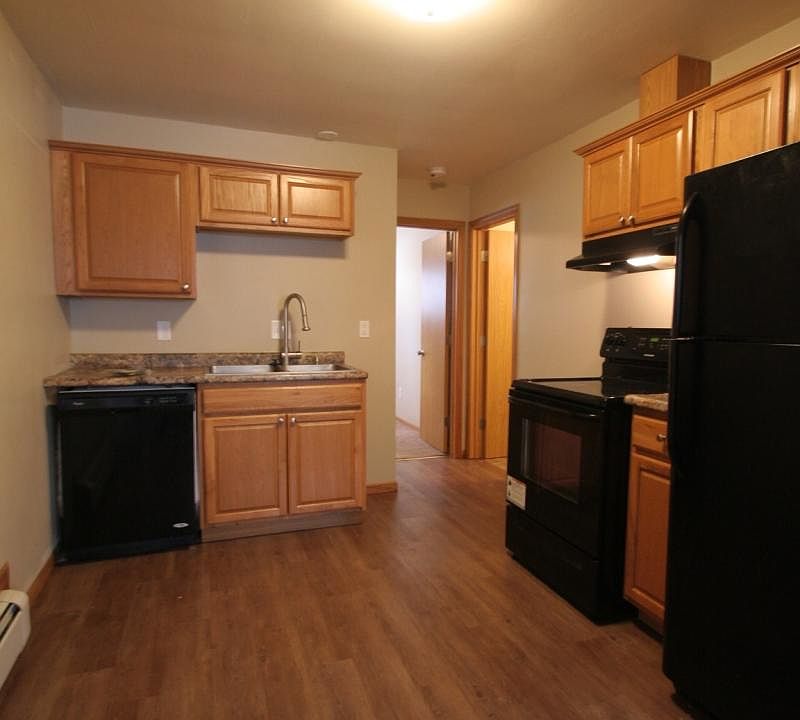 2nd image of 110 1/2 6th Ave SE APT 1