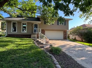 11012 Z St, Omaha, NE 68137