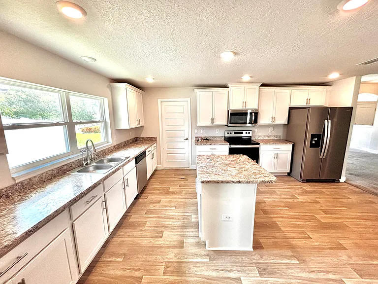 1399 SW Edinburgh Dr — Photo 8