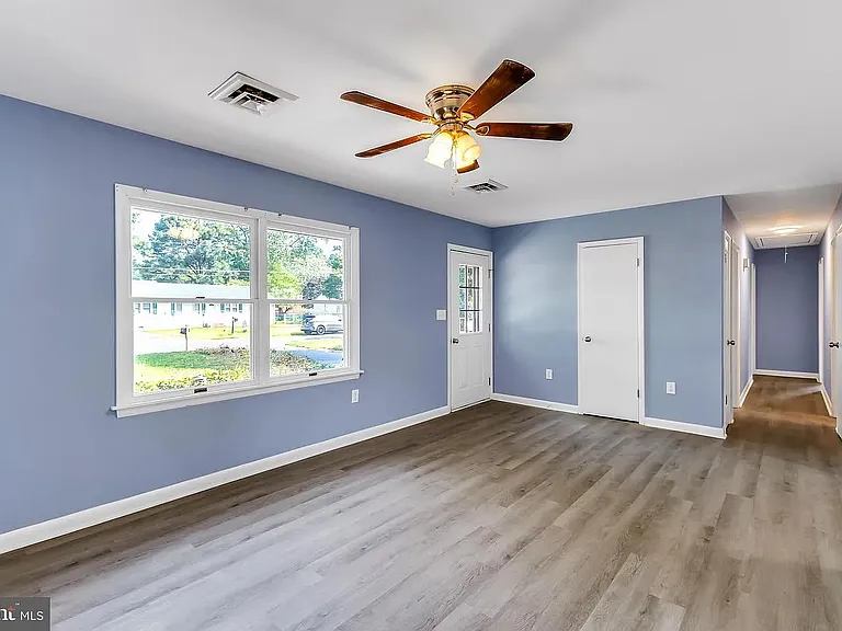 107 Walden Dr — Photo 3