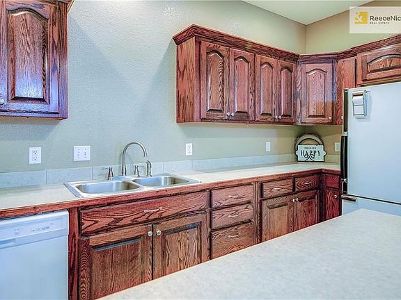 5th image of 2040 Jackson Dr