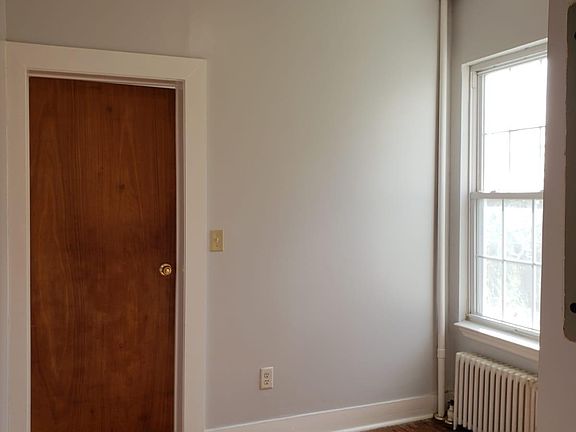 4th image of 211 Sommerville Pl APT 1S