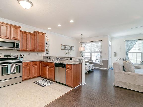 3rd image of 441 Green Meadow Dr