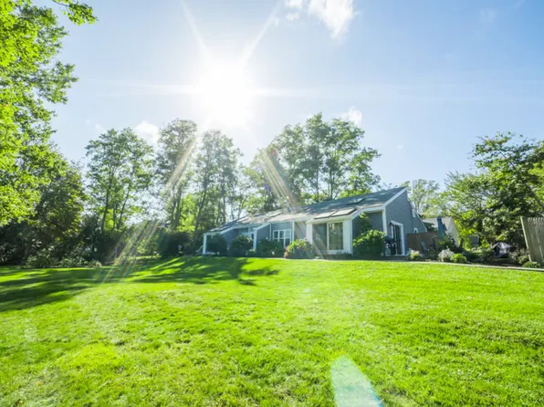 30 Acacia Drive South #1, Middletown, RI 02842