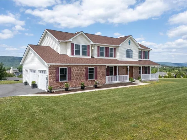 3322 Buckskin Ln, Danielsville, PA 18038