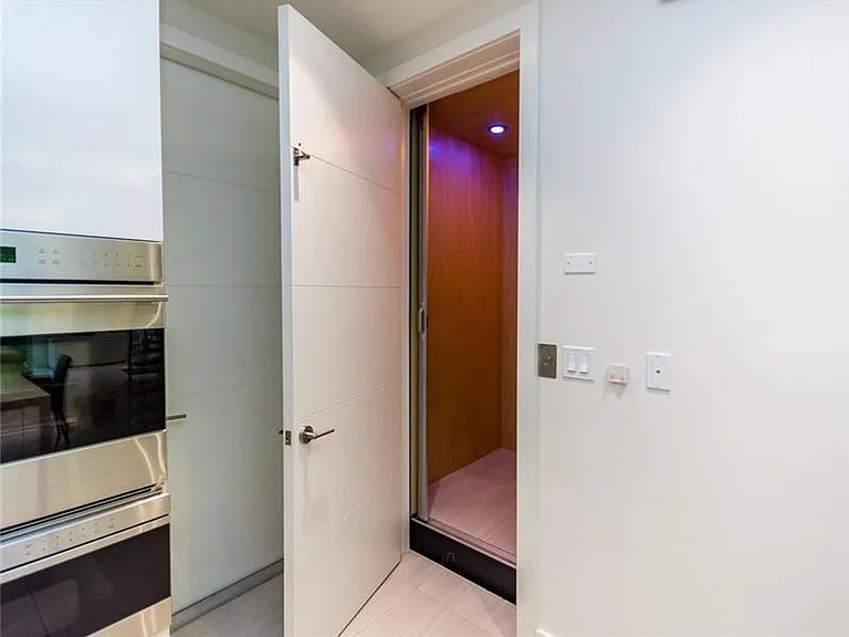 240 Shore Ct — Photo 10