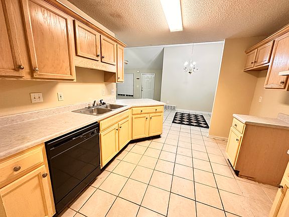 4th image of 9252 Grove Manor Dr
