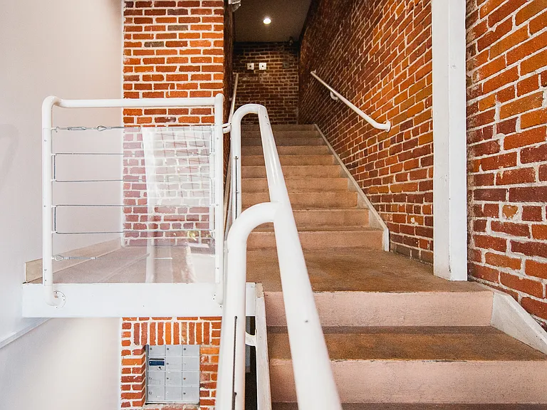 Daisy Studios/Lofts — Photo 15