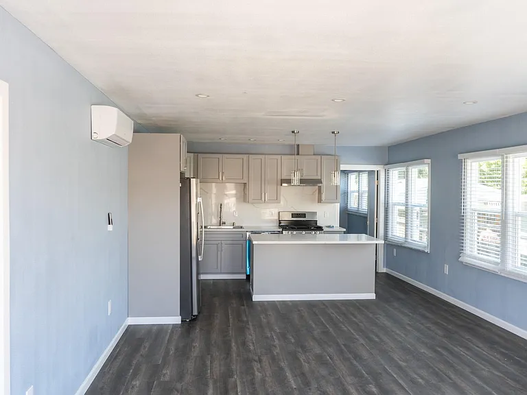 3115 13th Ave — Photo 2