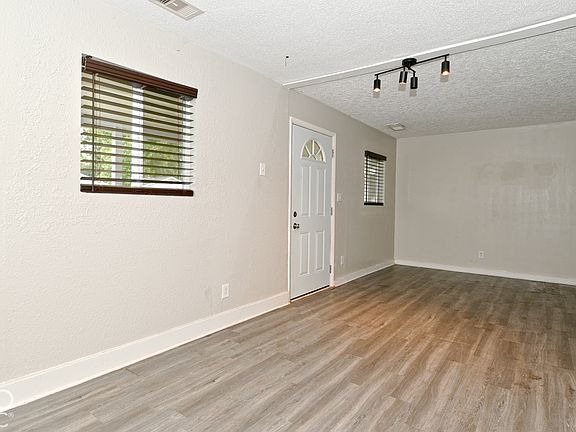 5th image of 2178 White Ave