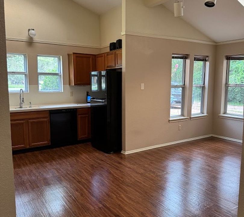2nd image of 778 Live Oak Dr