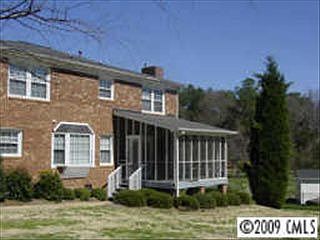 2nd image of 2086 Shannon Dr