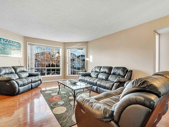 4th image of 105 Coral Keys Ct NE