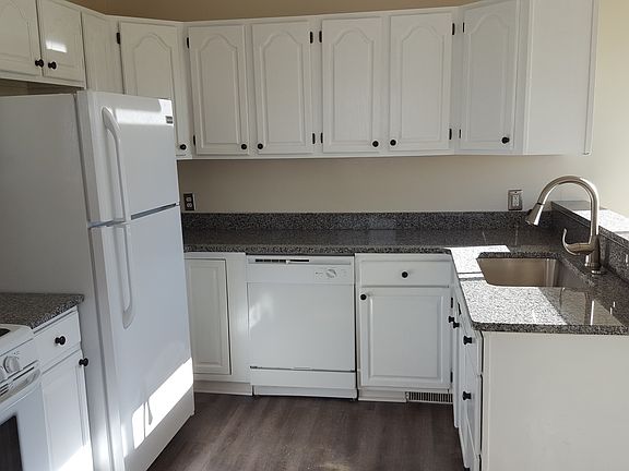 New stove and refrigerator