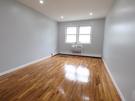 5th image of 1849 E 13th St Floor 3