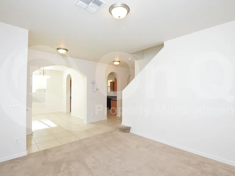 883 S Almira Ave — Photo 12