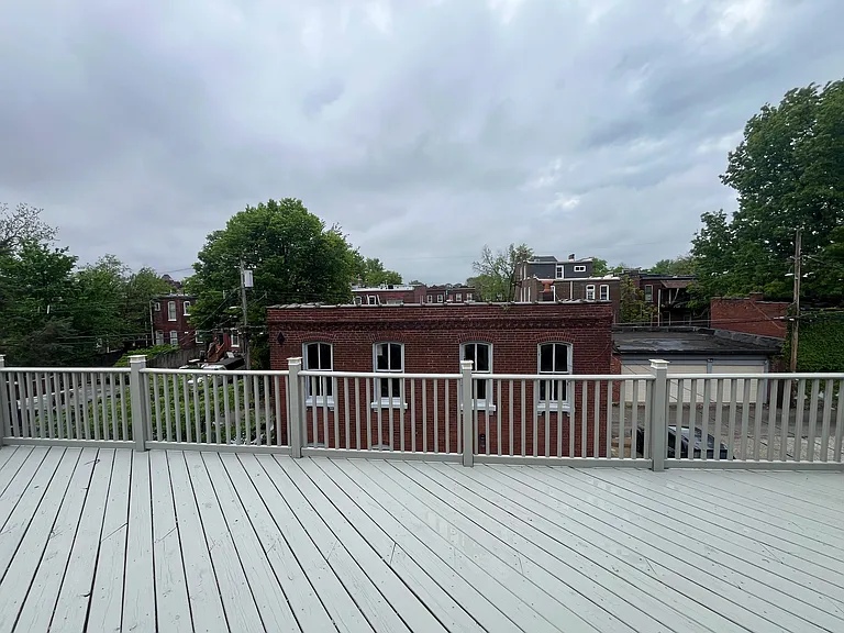 2040 Russell Blvd #2F — Photo 21