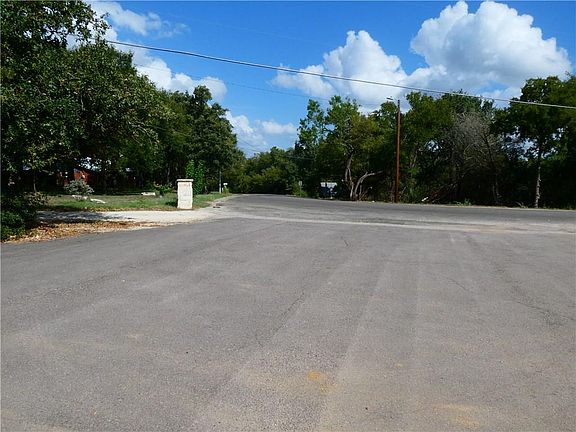 5th image of 123 Laura Ln