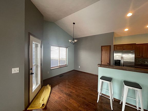 3rd image of 4605 S Klein Ave