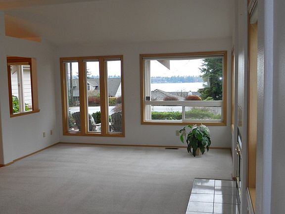 5th image of 1121 122nd Ave NE