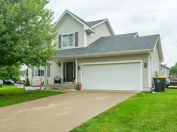 525 SE Parker Dr, Waukee, IA 50263