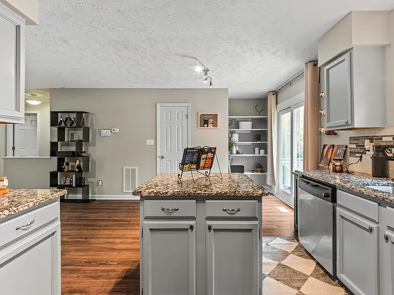 6804 Buttermere Dr — Photo 12