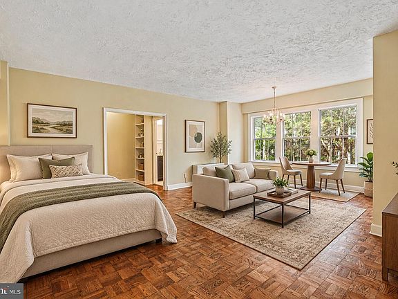 4th image of 3901 Cathedral Ave NW #111