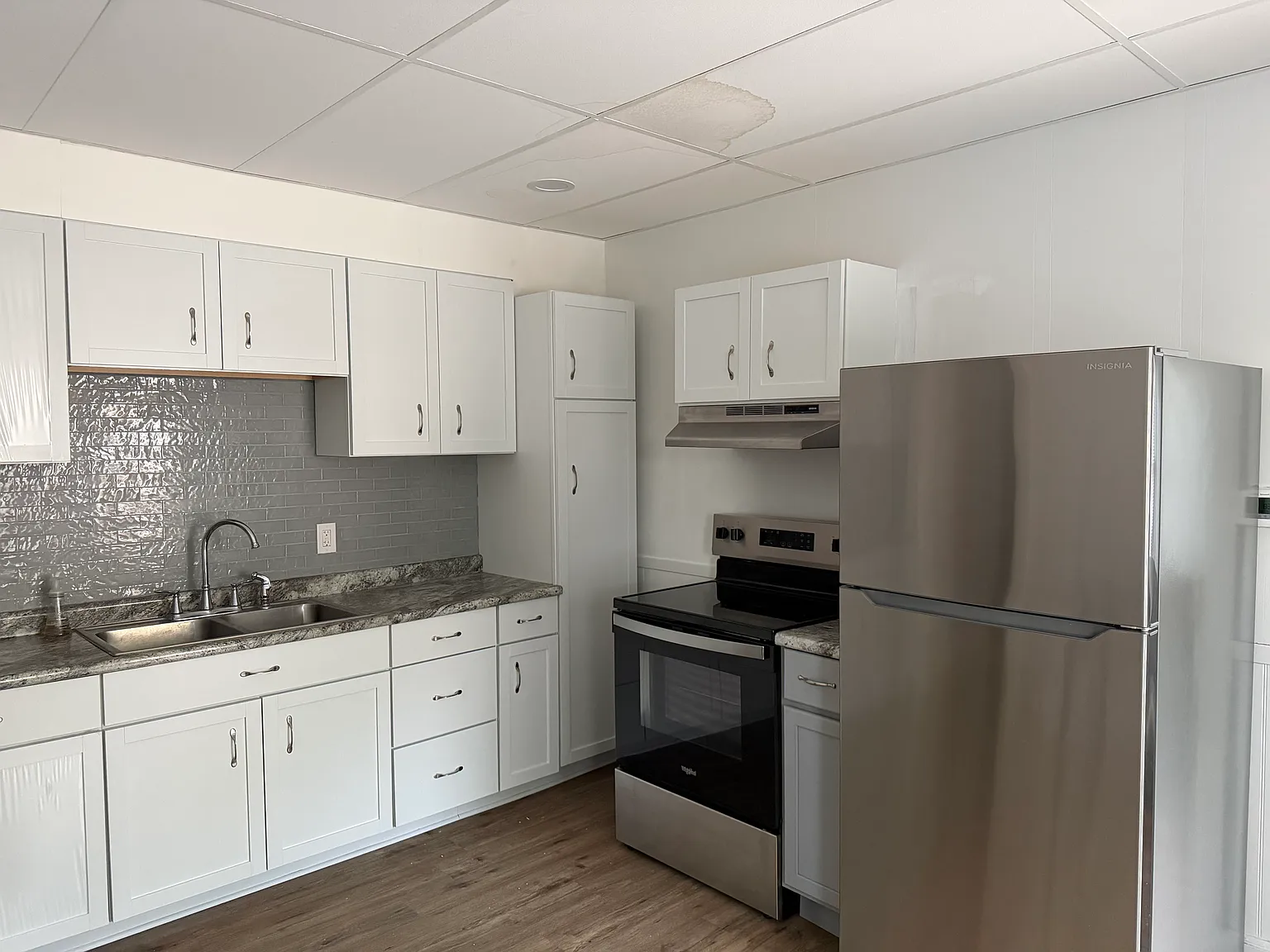 2 bed, 700 sqft, $1,000 — Photo 1