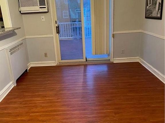 4th image of 3016 Longshore Ave #1
