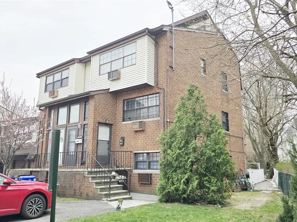 120-16 Cove Court #87A, College Point, NY 11356